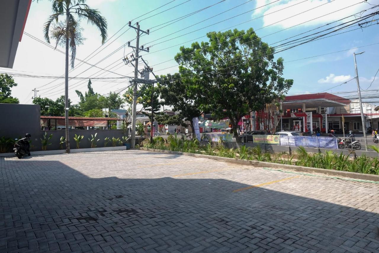 Sans Hotel Aurum Majapahit Semarang Exteriör bild