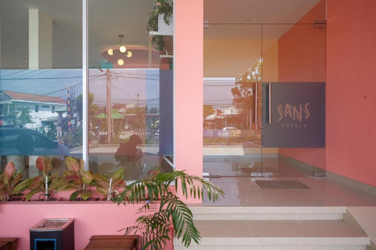 Sans Hotel Aurum Majapahit Semarang Exteriör bild